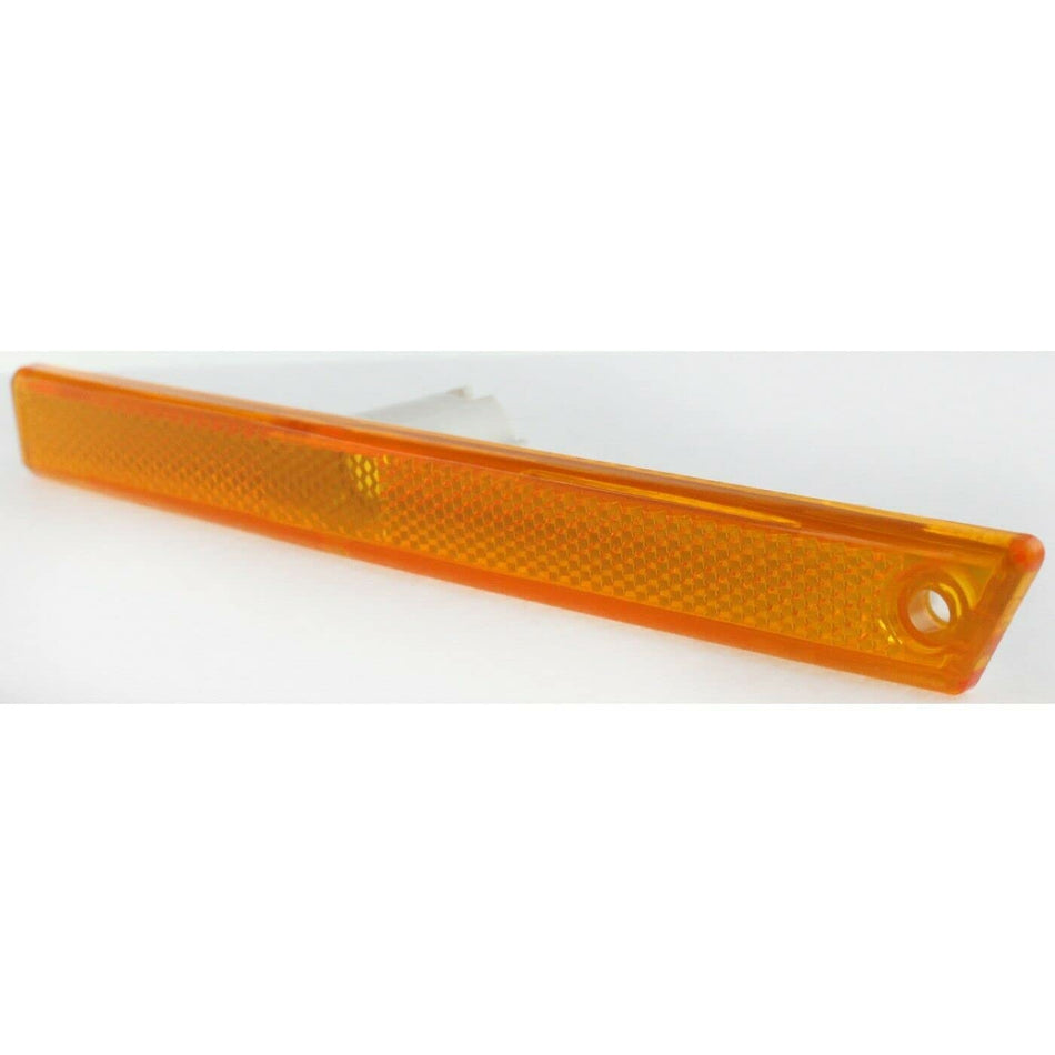 Front Driver Side Parking Marker Light Fits 1997-2003 Chevrolet Malibu 2004-2005 Classic 1997-1999 Oldsmobile Cutlass Amber Lens GM2550171 16522557